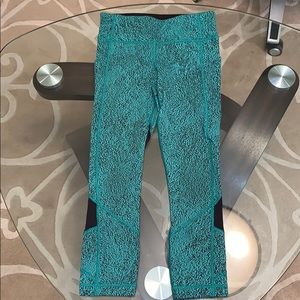Lululemon pace rival crop